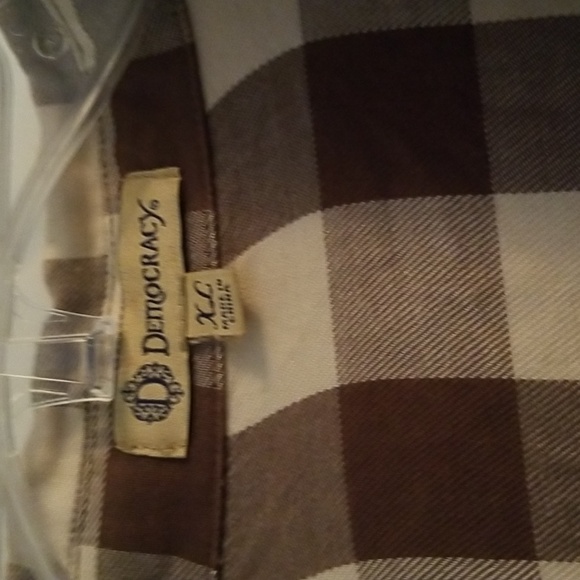 Democracy button down with frayed hem in excellent condition. - Picture 2 of 2